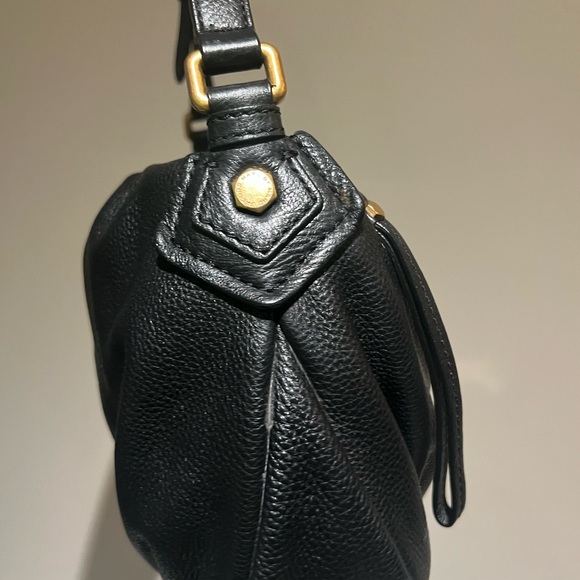 Marc Jacobs Natasha Black Crossbody Bag with Gold Details - Picture 4 of 12